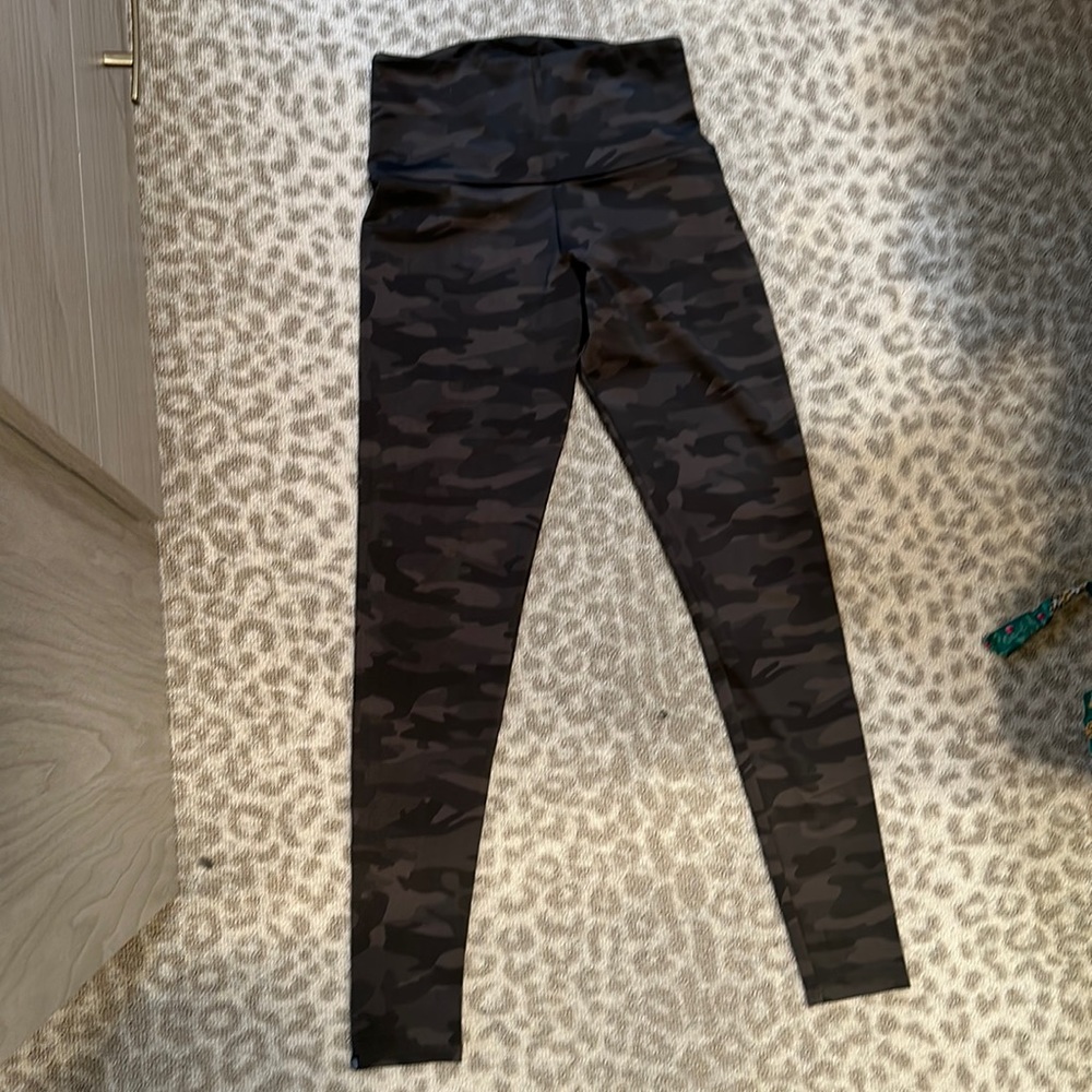 Onzie high waisted workout leggings